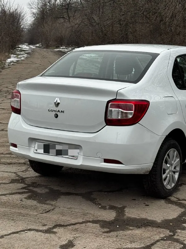Renault logan 2019 год 1.6 мотор пробег 107.000 цена 595.000 рублей + торг комплектация access пробег родной, в такси не была, были небольшие недочёты по кузову, машина живая. +79493135375 (тг на этот же номер) - фотография - 2