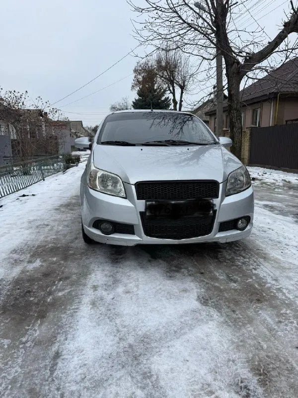 Продам chevrolet авео 2008г,3дв хетчбек двигатель 1.5,пробег 201000км, кпп механика. авто с салона в одних руках, есть вся история обслуживания авто. машина не гнилая, пороги и днище в отличном состоянии, красился предний бампер и правое передние крыло, остальные детали в родной краске. на 197тыс была замена масла в двс, рулевая рейка (новая), фильтра все включая топливный, тормозные диски и колодки, саленблоки подрамника, и еще по мелочи. комплектация:кондиционер, стеклоподъемники с доводчиком, абс, электрозеркала. цена 450.000 рублей вопросы по телефону +79495177632 📞 звоните: +7(949)5177632 - фотография - 2