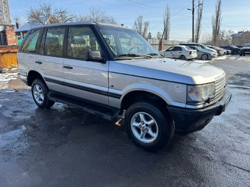 Продам range rover 2000г каробка механика мотор 2,5 были заменены тормозные блины колодки 4 подушки масла в двс коробке редукторе раздатке. поменяли стартер генератор по комплектации люк климат контроль стекло подъемники по машине все работает пробег 219тыс цена 650 тыс +79494201361 📞 звоните: +7(949)4201361 - фотография - 2