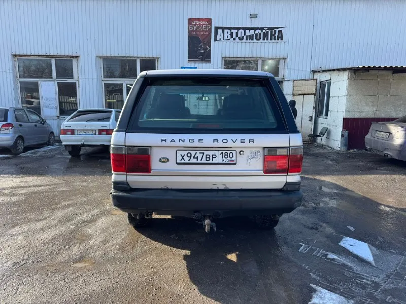 Продам range rover 2000г каробка механика мотор 2,5 были заменены тормозные блины колодки 4 подушки масла в двс коробке редукторе раздатке. поменяли стартер генератор по комплектации люк климат контроль стекло подъемники по машине все работает пробег 219тыс цена 650 тыс +79494201361 📞 звоните: +7(949)4201361 - фотография - 4