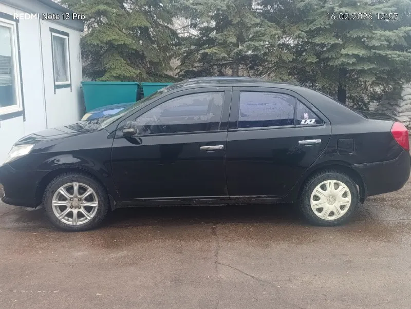 Продаю geely мк мотор 1.6 2008года. газ, бензин. 4 стекла подьемника, кондиционер работает единственое надо заправить фрион. с моторм всё хорошо, ремень менялся 2 месяца назат. покузову варилась, дно пороги новый ценкованый, еимеються рыжики, не успел все исправить. есть хорошая музыка, но сам буфер заберу, оставляю динамики апокалипсис, усилитель пионер 8 кональный. цена:300,000 тысяч, + торг. +7 (949) 807-83-53 📞 звоните: +7(949)8078353 - фотография - 4