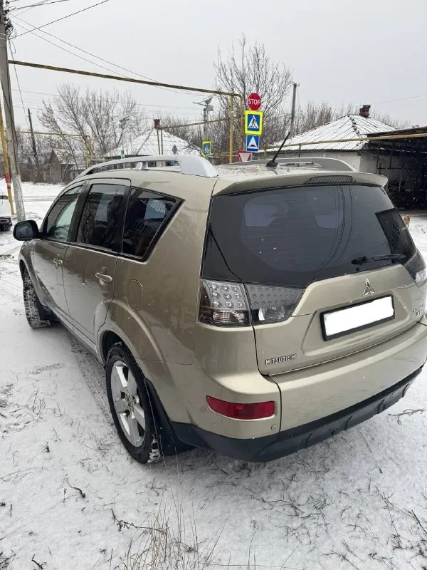 Mitsubishi outlander xl, японец год выпуска: 2008 год пробег: 243 000 объём двигателя: 2,4 л. топливо: газ/бензин кпп: собственник: да цена: 1 200 000 город: станица луганская. вопросы по телефону: +79595211341 +79595211358 📞 звоните: +7(959)5211341 - фотография - 5