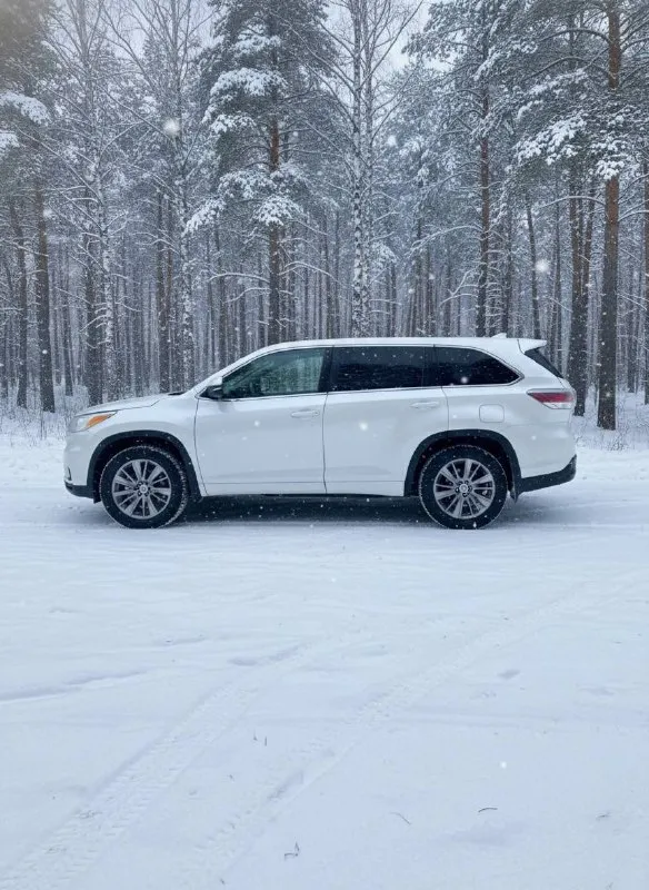 Продам toyota highlander 2015 года 7ми местный пробег 138.000 км в отличном состоянии авто в максимальной комплектации работает каждая кнопочка трехзонный климат контроль кожаный салон 2.7 экономичный и до налоговый. авто весь в родном окрасе, без дтп стекла все родные передняя часть автомобиля в бронепленке так же отдам с машиной второй комплект дисков с резиной ( оригинал ) цена 3.100.000 торг у капота продажа от собственника птс оригинальный владею автомобилем почти два года. +79493710226 артем 📞 звоните: +7(949)3710226 - фотография - 4