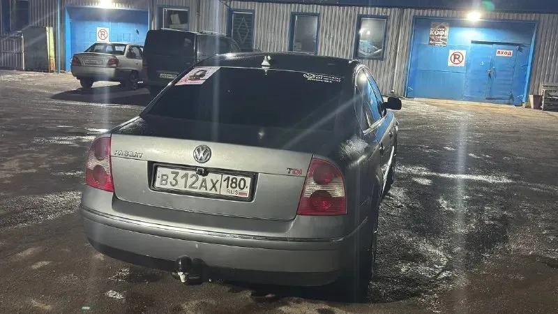 Продам volkswagen 1.9 tdi.130лошадей, двигатель avf (самый надежный), двигатель делался 20 тыс назад, новая турбина. комплектация полная :кожаный салон, обшивка салона под дерево, люк, ,обогрев передних сидений, abs, esp, бортовой компьютер, двух диновый магнитфон( с поддержкой car play)камера заднего вида, громкая связь блютуз, климат контроль, evo коврики, led свет, сигнализация starline с обратной связью, доводчики стекол, ходовые огни. машина ухоженная, владею три года. больше инфы расскажу по +7(949)3273411 цена 620000₽ 📲 tg: павел смирнов 📞 звоните: +7(949)3273411 📞 звоните: +7(949)3273411 - фотография - 3