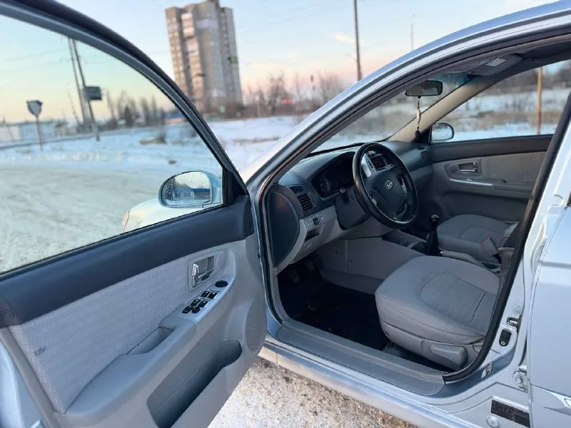 Автор: продам kia cerato 2007 год. В максимальной комплектации sx на моторе 2 литра 140 сил. Коробка механика. Стоит газ евро 4.вписан. Машина очень бодрая. По технической части авто в прекрасном состоянии двигатель шепчит, ходовая на отлично, все работает, чеков нет! Пробег 274 тыс. Км. Комплектация : 2 подушки, абс, гидроусилитель руля, регулируемая по высоте рулевая колонка, противотуманные фары, сиденье водителя регулируется по высоте, четыре электростеклоподъёмника, есть климат-контроль 2х зонный работает отлично, бортовой компьютер, обогрев зеркал и сидений противотуманки и тд. + 2 комплекта резины, сигнализация, дорогая магнитола с камерой заднего вида. Вопросы по телефону +79493196220 шахтерск с реальным покупателем торг на месте. 1 хозяин, автотека вся зеленая, без дтп. Цена 480 тысяч рубл. С реальным покупателем хороший торг на месте!. . !!!наш телеграм канал [ бесплатное размещение за репост!!! Правила сообщества [ мы в мах [ [
📞 Звоните: +7(949)3196220 - фотография - 2