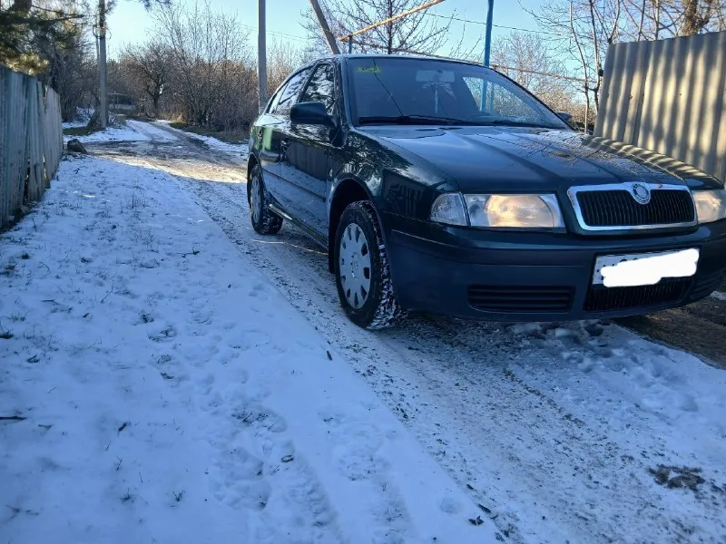 Автор: продам skoda октавия тур, один хозяин, покупал новую, полная комплектация, объем двигателя 1,... - фотография