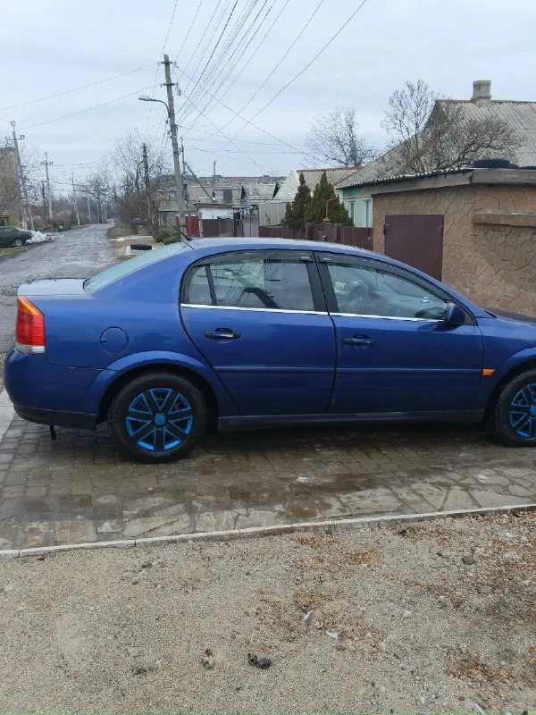 Продам opel vectra 1.8l 2002г. 257000км. пробег механика. ходовая обслужена полностью. двигатель также и коробка обслужена. по кузову есть потёртости не критично андроид магнитола с камерой, передние стёкла подъёмники, кондиционер! два комплекта резины зима на метале р15 мишлен летняя на титанах р17 нексиа. есть газовое оборудование евро 4! машины в нормальном состоянии практически каждый день на ходу! цена 390000₽ торг. ... все вопросы по телефону +79495208359 александр. также интересен обмен на машину на автомате с моей доплатой. 📞 звоните: +7(949)5208359 - фотография - 2