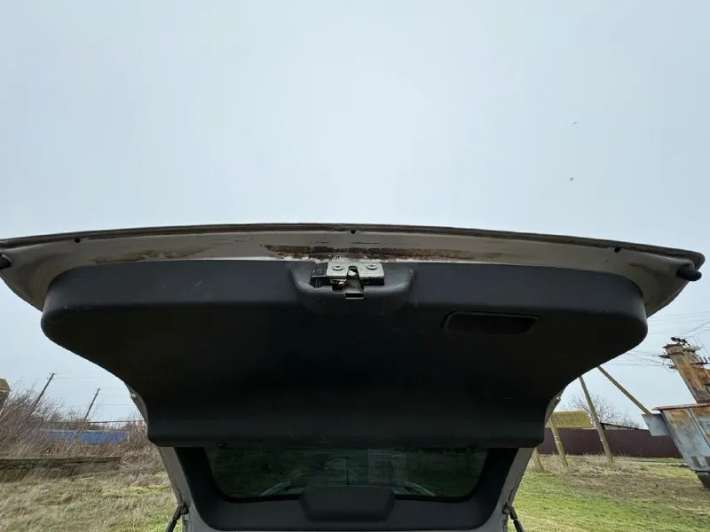 Продам lada priora приора (универсал) 2010г пробег 195т. км. автомобиль в очень хорошем состоянии. все стекла заводские включая лобовое, ничего варить, красить не нужно. двигатель 1.6 16 кл. ( комплект грм поменян) комплектация( кондиционер, эур, абс, передние стеклоподъемники, подушка безопасности, электрорегулировка зеркал и подогрев, центральный замок). установлена сигнализация starline с автозапуском, штатная музыка. документы чистые, любое переоформление цена 395.т. ₽ хороший торг у капота осмотр г. новоазовск т. +79493183670 т. +79493137598 - фотография - 10