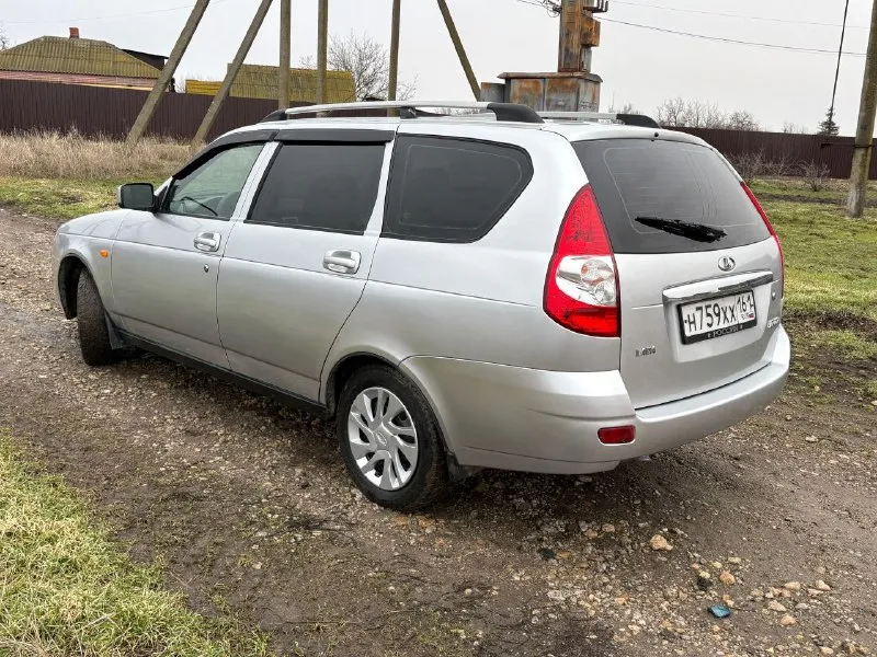 Продам lada priora приора (универсал) 2010г пробег 195т. км. автомобиль в очень хорошем состоянии. все стекла заводские включая лобовое, ничего варить, красить не нужно. двигатель 1.6 16 кл. ( комплект грм поменян) комплектация( кондиционер, эур, абс, передние стеклоподъемники, подушка безопасности, электрорегулировка зеркал и подогрев, центральный замок). установлена сигнализация starline с автозапуском, штатная музыка. документы чистые, любое переоформление цена 395.т. ₽ хороший торг у капота осмотр г. новоазовск т. +79493183670 т. +79493137598 - фотография - 4