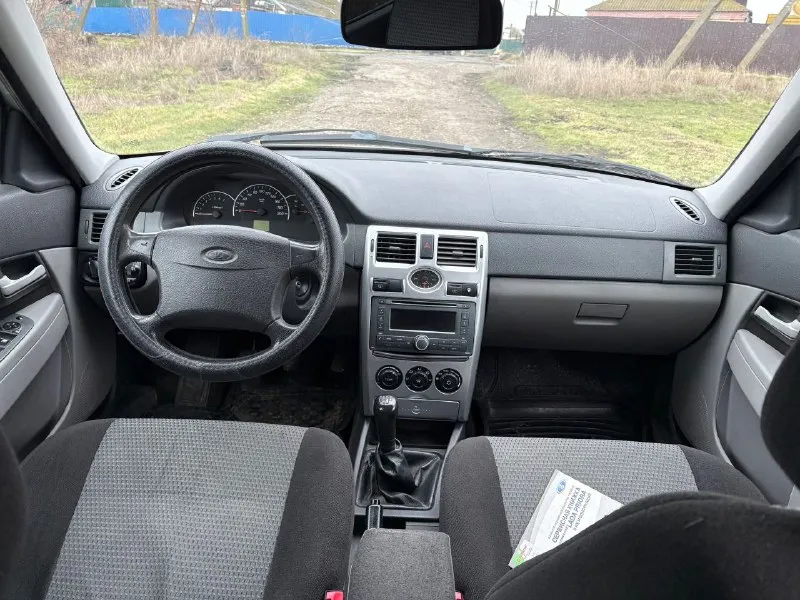 Продам lada priora приора (универсал) 2010г пробег 195т. км. автомобиль в очень хорошем состоянии. все стекла заводские включая лобовое, ничего варить, красить не нужно. двигатель 1.6 16 кл. ( комплект грм поменян) комплектация( кондиционер, эур, абс, передние стеклоподъемники, подушка безопасности, электрорегулировка зеркал и подогрев, центральный замок). установлена сигнализация starline с автозапуском, штатная музыка. документы чистые, любое переоформление цена 395.т. ₽ хороший торг у капота осмотр г. новоазовск т. +79493183670 т. +79493137598 - фотография - 6