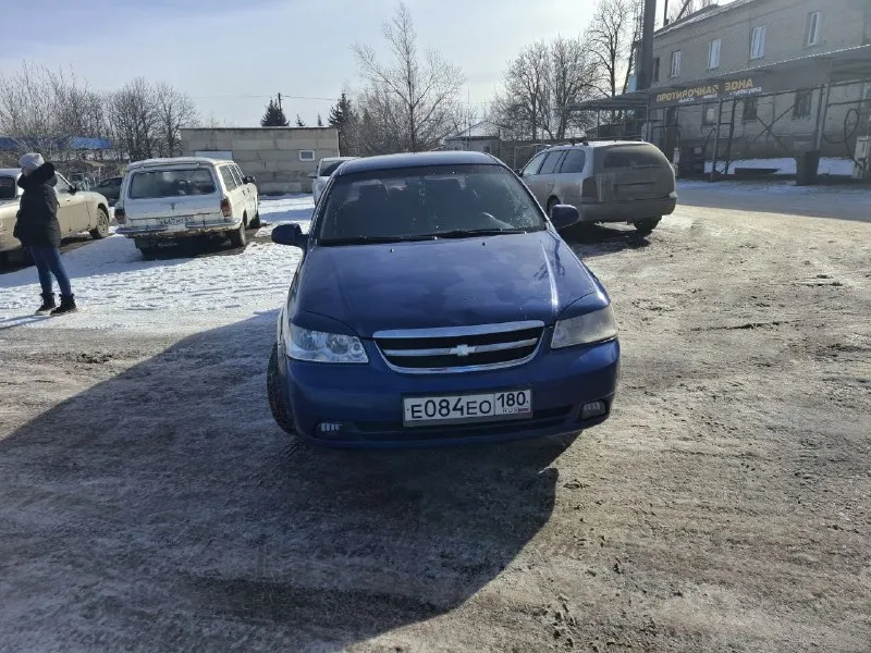 Продам chevrolet лачетти 2008 год. 216 тис пробег. газ⛽ в хорошем состоянии, двигатель ходовка в норме, машиной владею 2 года, все делалось своевременно. по кузову есть возрастные коцки в общем смотрится не плохо. салон в чехлах, стоит андроид магнитола. 550000 торг. +79496490251. 📞 звоните: +7(949)6490251 - фотография - 2