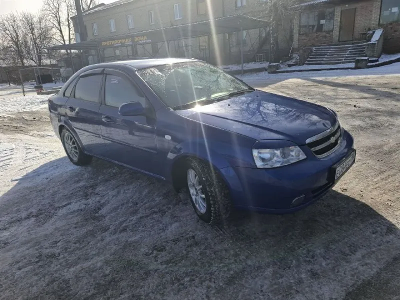 Продам chevrolet лачетти 2008 год. 216 тис пробег. газ⛽ в хорошем состоянии, двигатель ходовка в норме, машиной владею 2 года, все делалось своевременно. по кузову есть возрастные коцки в общем смотрится не плохо. салон в чехлах, стоит андроид магнитола. 550000 торг. +79496490251. 📞 звоните: +7(949)6490251 - фотография - 4