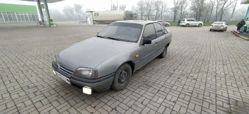 Продам opel omega 2.0 инжектор, газ/бензин, люк, гур, машина в рабочем состоянии вложений не требует... - фотография