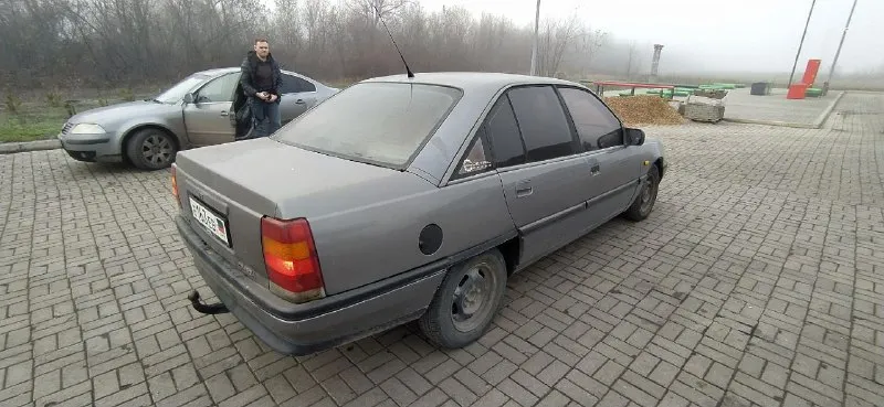 Продам opel omega 2.0 инжектор, газ/бензин, люк, гур, машина в рабочем состоянии вложений не требует, двигатель, кпп, ходовая в отличном состоянии, кузов не гнилой, аккумулятор новый, в фарах ксенон, свет отличный, есть музыка, все менялось и обслуживалось вовремя, машина достойная, днр постоянный учёт полное переоформление. цена на сейчас 75.000р +79495962135 г. донецк, возможен пригон для военных. 📞 звоните: +7(949)5962135 - фотография - 4