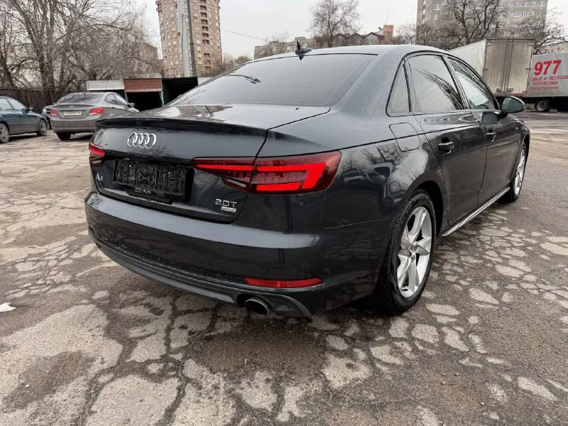 Audi a4, 2017 год, 2.0 автомат, 95000 км. привезена в 2023 году с пробегом 30800 миль(49000 км). waukmaf40jn000210 отличное техническое состояние, хорошая комплектация, кожа, люк, трех зонный климат, эл. сиденья с памятью, без ключевой доступ. возможен обмен. возможно оформление в кредит. более детальная информация по телефону цена - 2.100.000 +79493890604 - фотография - 4