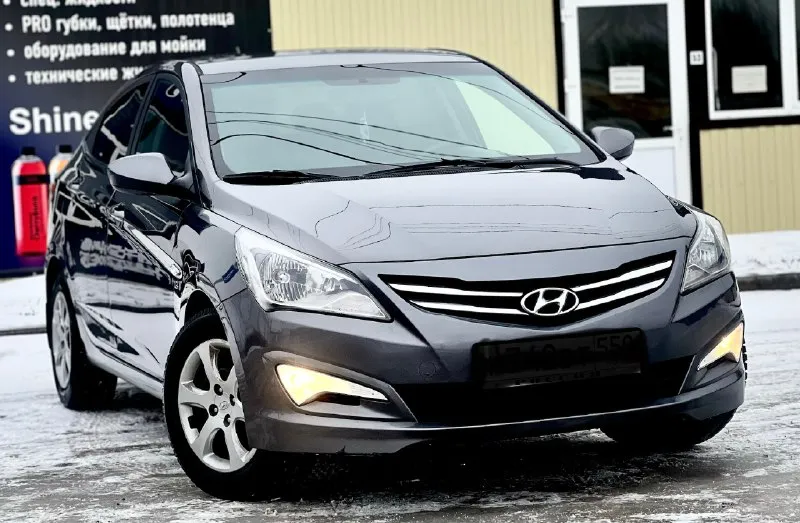 Продам hyundai solaris год:2016 коробка:автомат мотор:1.6 цена:1.050.000₽ номер: +79491003435 или +79493687228 на обоих номерах есть телеграмм связь не всегда хорошо ловит! авто в прекрасном внешнем и техническом состоянии, вложений не требуют от слова совсем, как говориться сел и поехал, экономичный и надежный мотор 1.6 в паре с классическим шести ступенчатым автоматом, кузов авто выглядит как на фото без ржавчины и повреждений, машина в хорошей комплектации, кондиционер, мульти руль, подогревы сидений, парктроники, четыре стекло подъемника, электра зеркала, полный бортовой компьютер, датчики дождя и свет, обогрев переднего и заднего стекла, и многое другое, большое информация по телефону 📞 🇷🇺 звоните: +79491003435 - фотография - 1