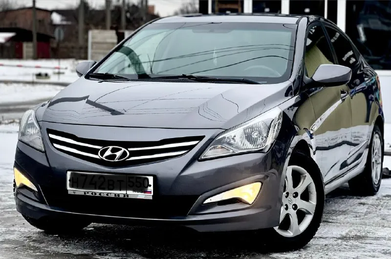 Продам hyundai solaris год:2016 коробка:автомат мотор:1.6 цена:1.050.000₽ номер: +79491003435 или +79493687228 на обоих номерах есть телеграмм связь не всегда хорошо ловит! авто в прекрасном внешнем и техническом состоянии, вложений не требуют от слова совсем, как говориться сел и поехал, экономичный и надежный мотор 1.6 в паре с классическим шести ступенчатым автоматом, кузов авто выглядит как на фото без ржавчины и повреждений, машина в хорошей комплектации, кондиционер, мульти руль, подогревы сидений, парктроники, четыре стекло подъемника, электра зеркала, полный бортовой компьютер, датчики дождя и свет, обогрев переднего и заднего стекла, и многое другое, большое информация по телефону 📞 🇷🇺 звоните: +79491003435 - фотография - 3