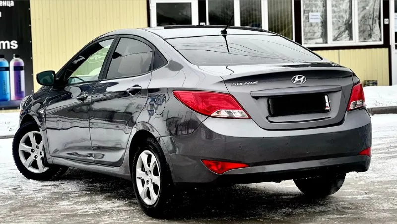 Продам hyundai solaris год:2016 коробка:автомат мотор:1.6 цена:1.050.000₽ номер: +79491003435 или +79493687228 на обоих номерах есть телеграмм связь не всегда хорошо ловит! авто в прекрасном внешнем и техническом состоянии, вложений не требуют от слова совсем, как говориться сел и поехал, экономичный и надежный мотор 1.6 в паре с классическим шести ступенчатым автоматом, кузов авто выглядит как на фото без ржавчины и повреждений, машина в хорошей комплектации, кондиционер, мульти руль, подогревы сидений, парктроники, четыре стекло подъемника, электра зеркала, полный бортовой компьютер, датчики дождя и свет, обогрев переднего и заднего стекла, и многое другое, большое информация по телефону 📞 🇷🇺 звоните: +79491003435 - фотография - 5
