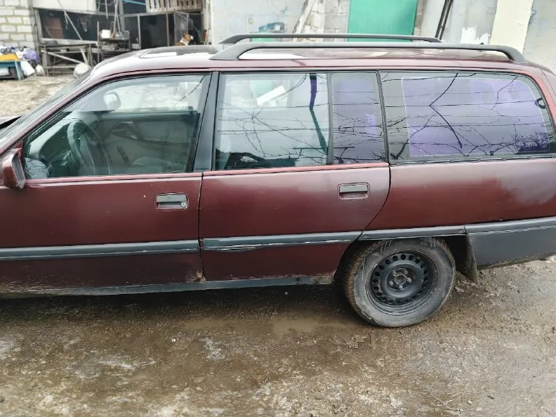 Продам opel омега а 1990 инжектор 2 литра гидроусилитель руля багажник огромный учет 180 постоянный... - фотография