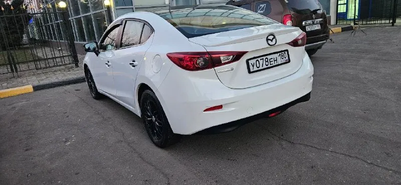 Продам! mazda 3 2014 год, 1.6 двигатель, пробег 140.000 км (родной) авто в хорошем состоянии, в техническом плане без нареканий, коробка не пинает, двигатель работает тихо, экономичный японец ☝️ на 180 регионе, приобретал для себя, но понял что паркетник мне больше по душе, звоните, пишите, приезжайте на осмотр, территориально макеевка, минимальный торг у капота 🤝 цена: 1 270 000 ₽ 📞 +7 (949) 894-54-88 📞 звоните: +7(949)8945488 - фотография - 2
