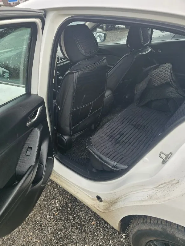 Продам! mazda 3 2014 год, 1.6 двигатель, пробег 140.000 км (родной) авто в хорошем состоянии, в техническом плане без нареканий, коробка не пинает, двигатель работает тихо, экономичный японец ☝️ на 180 регионе, приобретал для себя, но понял что паркетник мне больше по душе, звоните, пишите, приезжайте на осмотр, территориально макеевка, минимальный торг у капота 🤝 цена: 1 270 000 ₽ 📞 +7 (949) 894-54-88 📞 звоните: +7(949)8945488 - фотография - 5