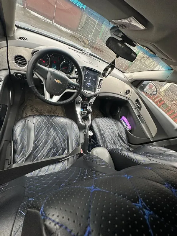 Продам chevrolet cruze 2010 года 146 тыс пробега, я собственник, по технике без нареканий на 5+ все вопросы по телефону +79497242696 цена 730 торг у капота. возможен обмен в обе стороны. 📞 звоните: +7(949)7242696 - фотография - 4