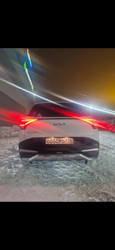 Kia sportage 2022
Машина в отличном состоянии.
Все технические обслуживания проводились вовремя, масло менялось регулярно.
Заправлялась только качественным топливом, часто — аи-100.
Установлены:
— Bi-led фары (светят очень ярко и далеко),
— Защитная бронеплёнка на фары,
— Дополнительная шумоизоляция.
Автомобиль полностью готов к эксплуатации, вложений не требует.
Машина отлично подойдет для больших семей, т. К. Внутри очень просторная и имеет большой багажник
Пробег:86 100
Причина продажи — покупка другого автомобиля.
📞 Телефон: +79498121623
💰 Цена: 2 950 000 ₽
🤝 Торг у капота.
📞 Звоните: +7(949)8121623 - фотография - 3