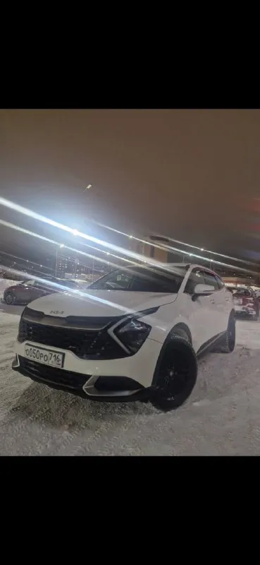 Kia sportage 2022
Машина в отличном состоянии.
Все технические обслуживания проводились вовремя, масло менялось регулярно.
Заправлялась только качественным топливом, часто — аи-100.
Установлены:
— Bi-led фары (светят очень ярко и далеко),
— Защитная бронеплёнка на фары,
— Дополнительная шумоизоляция.
Автомобиль полностью готов к эксплуатации, вложений не требует.
Машина отлично подойдет для больших семей, т. К. Внутри очень просторная и имеет большой багажник
Пробег:86 100
Причина продажи — покупка другого автомобиля.
📞 Телефон: +79498121623
💰 Цена: 2 950 000 ₽
🤝 Торг у капота.
📞 Звоните: +7(949)8121623 - фотография - 5