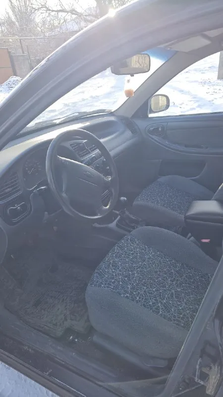 Продам chevrolet ланос 2007 г. в с родным пробегом 208000км, я второй хозяин за всё время, птс родной с продажи в салоне. двигатель 1.5, не дымит, не троит, работает отлично кпп:без хрустов и вылетов по ходовой без нюансов кузов в очень хорошем состоянии, дно-стаканы целые комплектация полная: кондиционер, эсп, гур, аir bag. из последних ремонтов: полностью обслужены задние барабаны, задние амортизаторы (kyb), замена передних дисков и колодок, рулевые наконечники, шаровые, все сайлентблоки (перед, зад), вертолёт, ремень грм, помпа. за машиной слежу. она в основном стоит в гараже. за фото извиняюсь, при продаже намою. г. енакиево. цена:300.000 связь: +79493556395 📞 звоните: +7(949)3556395 - фотография - 4