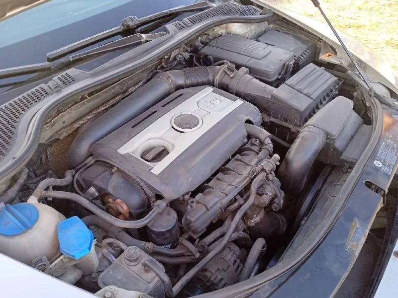 Продам skoda octavia a5 1.8 tsi 2010 года пробег - 248300 (родной пробег) коробка механика. автомобиль в хорошем состояние. 2.000 назад было сделано то ( замена масла и фильтров, свечи) машина обслужена полностью. комплектация: 4 эл. стеклоподъемника, подогрев зеркал +заднего стекла, подогрев передних сидений, круиз контроль, мульти руль, стоит магнитола. установлена сигнализация. 2 комплекта колес на титанах: лето r16 и зима r15. машина стоит на местном учете. интересующие вопросы по телефону: +7 949 381 27 85 цена: 1200 000 + торг у капота. 📞 звоните: +7(949)3812785 - фотография - 2