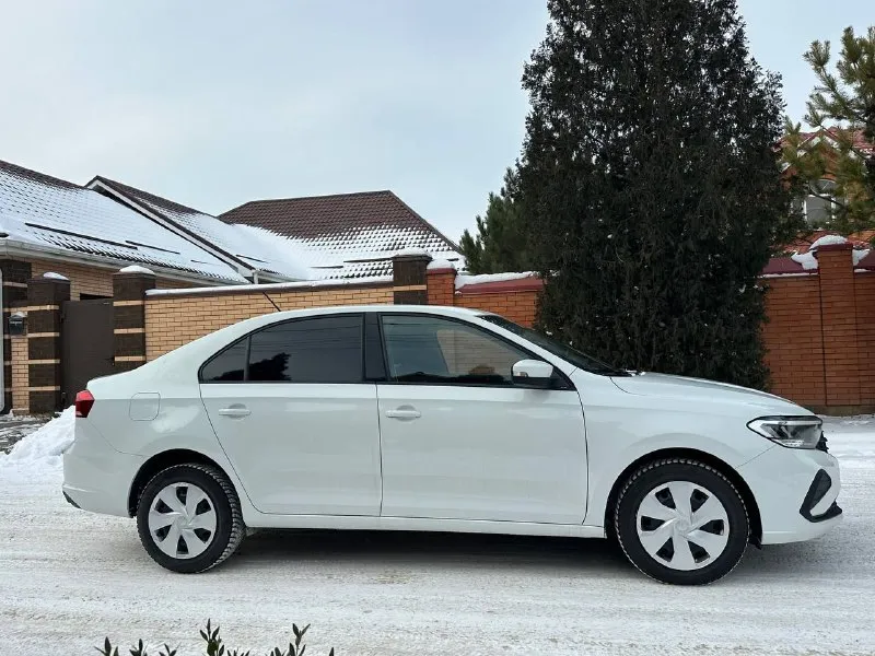 Доброго времени суток!продам верного друга, volkswagen polo, лифтбэк 2021год.1.6.акпп эксплуатировался автомобиль с 2022года☝птс оригинал 2 собственника. состояние идеальное у машины, дилерская (местная), реагентов, никогда не видела, не москва не питер, на автомобиле не подкрашивалось ни одной точки, 100% гарантирую. готов абсолютно на любые проверки! светодиодные led фары, подогрев и электро регулировка зеркал, подогрев передних сидений, бортовой компьютер, мультимедиа с поддержкой apple-connect. автомобиль в такси и каршеренге никогда не был!!! оригинальный пробег 116.700,по технике в идеальном состоянии, вся обслужена и готова к дальнейшей долгой эксплуатации. дополнительно готов предоставить видео обзор автомобиля и дополнительные фото. 1🍋460 +79895329511 what's app, telegram ✅ - фотография - 3