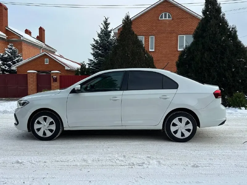 Доброго времени суток!продам верного друга, volkswagen polo, лифтбэк 2021год.1.6.акпп эксплуатировался автомобиль с 2022года☝птс оригинал 2 собственника. состояние идеальное у машины, дилерская (местная), реагентов, никогда не видела, не москва не питер, на автомобиле не подкрашивалось ни одной точки, 100% гарантирую. готов абсолютно на любые проверки! светодиодные led фары, подогрев и электро регулировка зеркал, подогрев передних сидений, бортовой компьютер, мультимедиа с поддержкой apple-connect. автомобиль в такси и каршеренге никогда не был!!! оригинальный пробег 116.700,по технике в идеальном состоянии, вся обслужена и готова к дальнейшей долгой эксплуатации. дополнительно готов предоставить видео обзор автомобиля и дополнительные фото. 1🍋460 +79895329511 what's app, telegram ✅ - фотография - 4