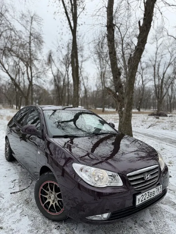 Продам hyundai elantra🔥 год выпуска:2008🔥 пробег, км:180.000(оригинал) 🔥 модификация:1.6мт 🔥 тип двигателя:бензин🔥 коробка передач :механика 🔥 привод:передний🔥 тип кузова : седан🔥 koмплeктaция: gls🔥 цвет: фиолетовый🔥 машина на полном ходу, не требует никаких вложений от слова совсем. сделана полная полировка кузова. установлена новая зимняя шипованная резина. обслужена ходовая часть автомобиля. мотор в идеальном состоянии, не троит, не дымит, не имеет каких либо посторонних звуков. мкпп-в идеальном состоянии, все передачи включаются мягко, без хрустов, ничего не выбивает. ходовая-мягкая, ничего не стучит, не тарабанит, всё что нужно было - поменяно. салон в идеальном состоянии, без потертостей и каких-либо нюансов. так же имеется видео, по просьбе отправлю для более лучшего осмотра авто. готов к выезду в любой сервис по вашему желанию. многое могу не описать. при встречу всё расскажу и покажу. цена:599.999 тысяч возможен пригон по договоренности. возможен обмен. номер для связи: +79495752024 - фотография - 5