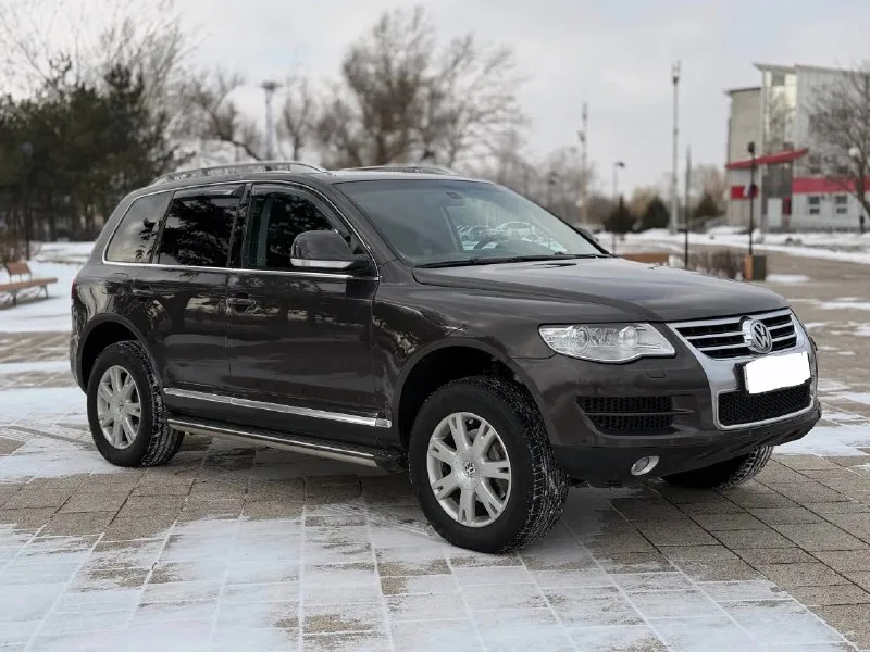🚙марка: volkswagen touareg ⚙️двигатель: 3.6 ⛽️вид топлива: бензин 📅год выпуска: 2008 💴цена: 1170.000руб торг 🗺️пробег:250.000км 📦:кпп :автомат в продаже volkswagen touareg в отличном состоянии весь в заводском окрасе все стекла родные автомобиль обслужены прошел полное то мотор без ли либо каких нареканий автомат также в отличном состоянии вложения автомобиль абсолютно не требует автомобиль чистый готов к любому переоформлению комплектация круизконтроль двухзонный климат контроль подогрев сидений задних передних обогрев руля электрорегулировка сидений электрозеркала датчик дождя датчик света обогрев заднего стекла переднего обогрев зеркал боковых мультируль все остальные доп вопросы 📞 на этом номер есть +7 (949) 753-36-84 есть telegram 📍•город мариуполь 📞 звоните: +7(949)7533684 - фотография - 3