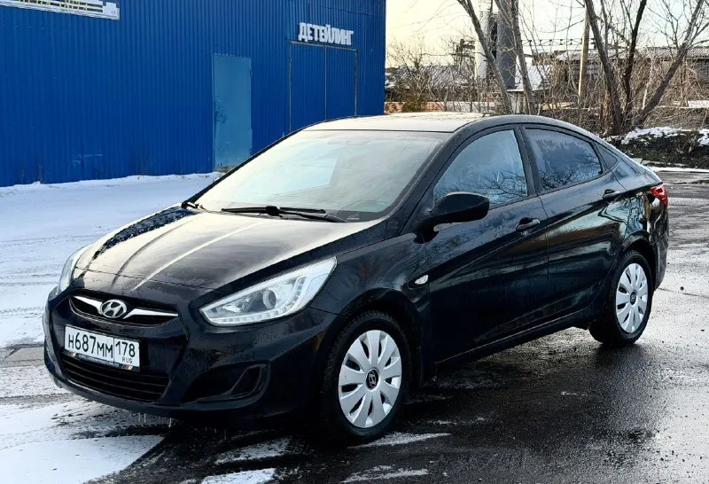 Hyundai solaris цена-740.000руб год-2012 мотор-1.4 привод-передний коробка-механика пробег-190.000км два хозяина! хорошая комплектация: кондиционер полный электростеклопакет электрорегулировка зеркал подогрев передних сидений подогрев переднего и заднего стекла мультируль сенсорная мультимедиа с камерой заднего вида bluetooth, aux, usb хорошая музыка новая зимняя резина г. торез ☎️ +79495612902 - фотография - 2