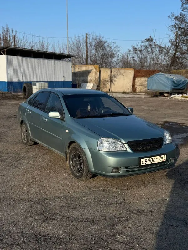 Продам лачетти 2006г. в хорошем состоянии, комфортный экономный автомобиль, гнили нет, днище и стаканы в заводском состоянии, двигатель масло не берет, установлено гбо евро 4, сигнализация старлайн,2эсп, кондиционер, гур, подогрев зеркал.440000₽ торг +79497141740 - фотография - 2