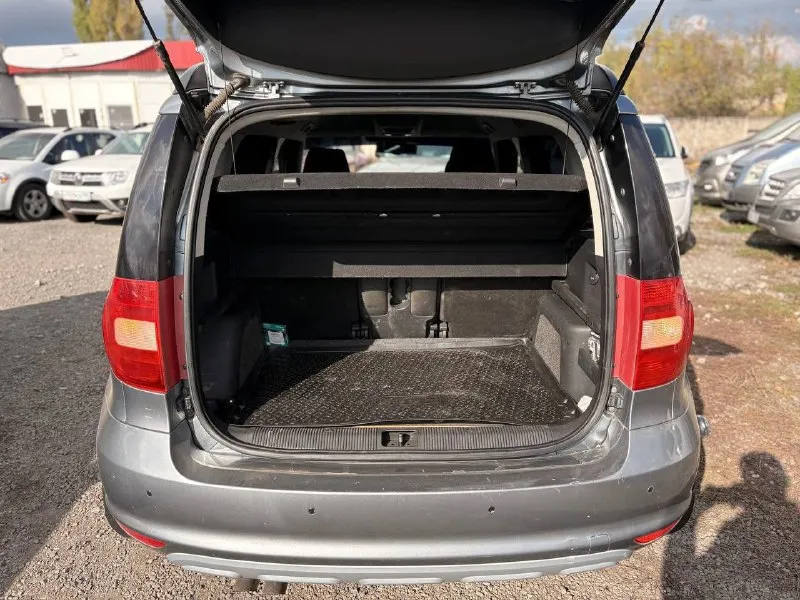 Продам skoda yeti. год: 2010🔥🔥 объем: 1.2 tsi🚀🚀 пробег: 190.000🤌 коробка: ат🥱 двигатель автомобиля после капитального ремонта, ещё на обкатке. коробка dsg заменен мехатроник, установлено новое сцепление и маховик. в родном окрасе. обслуженный автомобиль. комплектация: музыка bollero, полный электро стекло пакет, электро регулировка, складывание зеркал, подогрев зеркал, подогрев заднего стекла, задние парктроники, мультимедия с bluetooth, подогрев передних сидений, кондиционер, датчик света/дождя, круиз-контроль. цена: 830.000 российских тугриков😁 +79499790921. 📞 звоните: +7(949)9790921 - фотография - 10