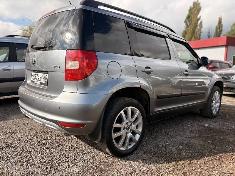 Продам skoda yeti. год: 2010🔥🔥 объем: 1.2 tsi🚀🚀 пробег: 190.000🤌 коробка: ат🥱 двигатель автомобиля после капитального ремонта, ещё на обкатке. коробка dsg заменен мехатроник, установлено новое сцепление и маховик. в родном окрасе. обслуженный автомобиль. комплектация: музыка bollero, полный электро стекло пакет, электро регулировка, складывание зеркал, подогрев зеркал, подогрев заднего стекла, задние парктроники, мультимедия с bluetooth, подогрев передних сидений, кондиционер, датчик света/дождя, круиз-контроль. цена: 830.000 российских тугриков😁 +79499790921. 📞 звоните: +7(949)9790921 - фотография - 4