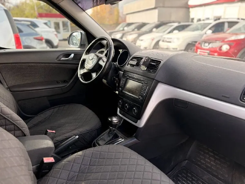 Продам skoda yeti. год: 2010🔥🔥 объем: 1.2 tsi🚀🚀 пробег: 190.000🤌 коробка: ат🥱 двигатель автомобиля после капитального ремонта, ещё на обкатке. коробка dsg заменен мехатроник, установлено новое сцепление и маховик. в родном окрасе. обслуженный автомобиль. комплектация: музыка bollero, полный электро стекло пакет, электро регулировка, складывание зеркал, подогрев зеркал, подогрев заднего стекла, задние парктроники, мультимедия с bluetooth, подогрев передних сидений, кондиционер, датчик света/дождя, круиз-контроль. цена: 830.000 российских тугриков😁 +79499790921. 📞 звоните: +7(949)9790921 - фотография - 5