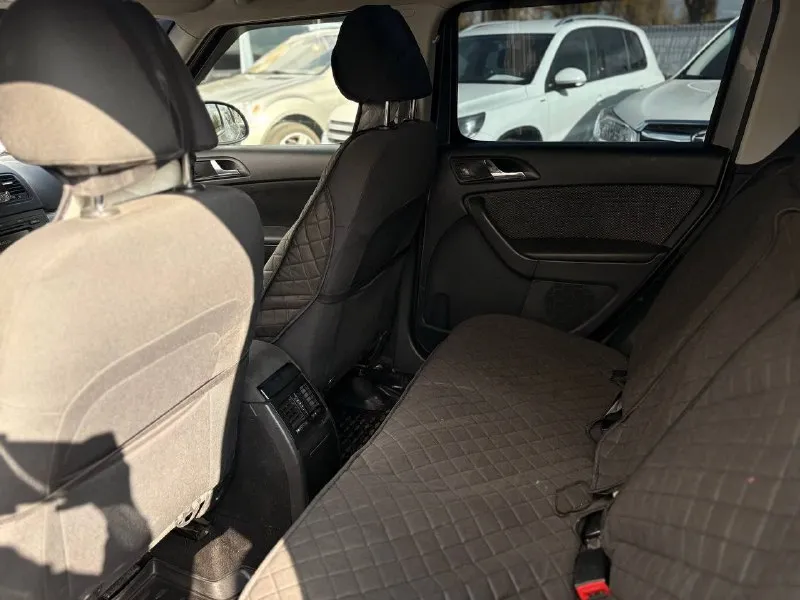 Продам skoda yeti. год: 2010🔥🔥 объем: 1.2 tsi🚀🚀 пробег: 190.000🤌 коробка: ат🥱 двигатель автомобиля после капитального ремонта, ещё на обкатке. коробка dsg заменен мехатроник, установлено новое сцепление и маховик. в родном окрасе. обслуженный автомобиль. комплектация: музыка bollero, полный электро стекло пакет, электро регулировка, складывание зеркал, подогрев зеркал, подогрев заднего стекла, задние парктроники, мультимедия с bluetooth, подогрев передних сидений, кондиционер, датчик света/дождя, круиз-контроль. цена: 830.000 российских тугриков😁 +79499790921. 📞 звоните: +7(949)9790921 - фотография - 9