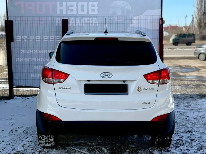 🚗 hyundai ix35 г( 2013 рестайлинг ) цена 1450000 кпп автомат пробег 150 птс оригинал без дтп самая максимальная комплектация панорамная крыша противоугонная система сигнализация без ключевой доступ помощь при вождении: круиз-контроль парктроник задний и передний камера заднего вида и переднего (система автоматической парковки ) система помощи при старте в гору датчик света датчик дождя электростеклоподъемники передние и задние электропривод зеркал охлаждаемый перчаточный ящик подогрев сидений водителя и пассажира обогрев зеркал обогрев заднего стекла обогрев зоны стеклоочистителей мультимедиа и навигация: навигационная система сабвуфер infinity bluetooth aux 6 колонок авто в идеале все вопросы по телефону: +7(949)4737372 (+79081827373 телеграмм ) цена: 1450000 ₽ 📲 tg: андрей 📞 🇷🇺 звоните: +79494737372 авторынок днр донецк - фотография - 4