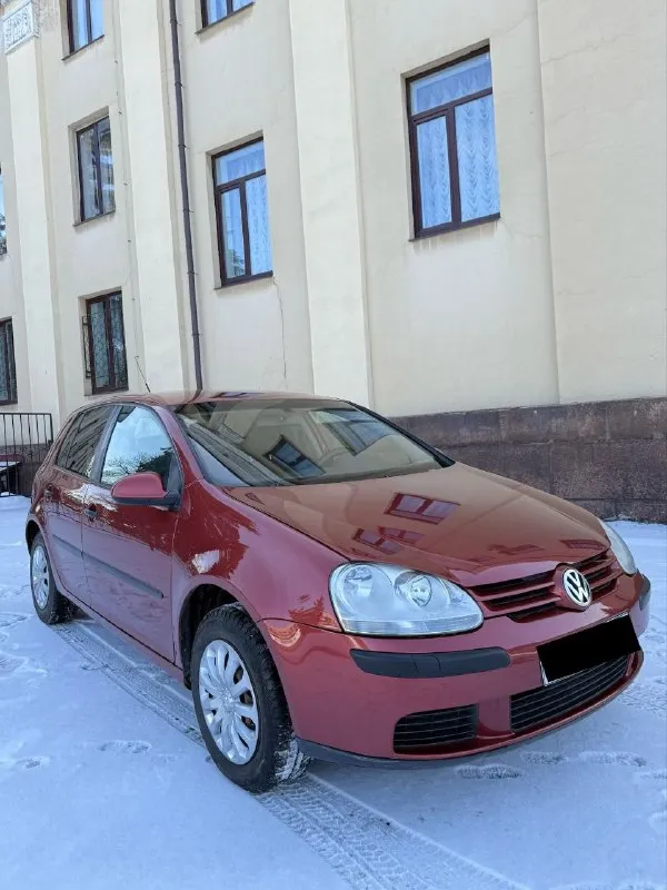 Продам 🇩🇪 volkswagen golf 5 🇩🇪❗️автомат❗️ 2006 года выпуска. двигатель: 1.6 газ/бензин. коробка: автомат (aisin) 6-ти ступка автомобиль в хорошем состоянии, по технической части делать ничего не нужно. двигатель 1.6 масло от замены до замены не расходует ни грамма. коробка автомат !!! работает без пинков, рывков и прочего, не так давно менялось масло. на авто установлен итальянский газ евро 4, буквально месяц назад, балон под таблетку. по кузову: все целое, дно/ пороги, арки, низа дверей, гнили рыжиков нету!!! по салону: чистый опрятный, сиденья целые, не продавлены. новые колодки, перед/зад. комплектация: гур, 4 стеклоподъемника ( все авто), abs, asr, климат контроль двух зонный( заправлен и работает отлично) энлектрозеркала с подогревом, магнитофон android 10.0 с камерой заднего вида, музыка играет очень достойно, при том штатная, датчик света и дождя. грм заменен 30 тыс назад вместе с помпой. безопасность вся на месте, стекла все родные, кроме лобового цена: 645.000 торг +79495137702 осмотр макеевка - фотография - 3
