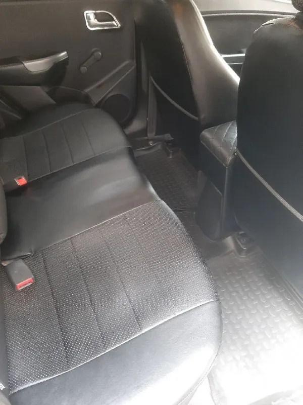 Продам автомобиль в отличном состоянии kia rio 2016 г. , 1,6 автомат, 123 л. с., пробег 170000, я второй хозяин, в моих руках 1,5 года. кондиционер, подогрев руля, передних сидений и зоны дворников, сигнализация с обратной связью, андроид, камера заднего вида, чехлы эко кожа в отличном состоянии, свет led, доводчики передних стекол, комплект летней резины на легкосплавных дисках. город донецк цена 1280000 тел. +79494208136 - фотография - 6