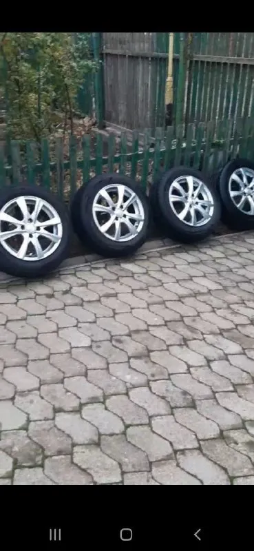 Продам автомобиль в отличном состоянии kia rio 2016 г. , 1,6 автомат, 123 л. с., пробег 170000, я второй хозяин, в моих руках 1,5 года. кондиционер, подогрев руля, передних сидений и зоны дворников, сигнализация с обратной связью, андроид, камера заднего вида, чехлы эко кожа в отличном состоянии, свет led, доводчики передних стекол, комплект летней резины на легкосплавных дисках. город донецк цена 1280000 тел. +79494208136 - фотография - 7