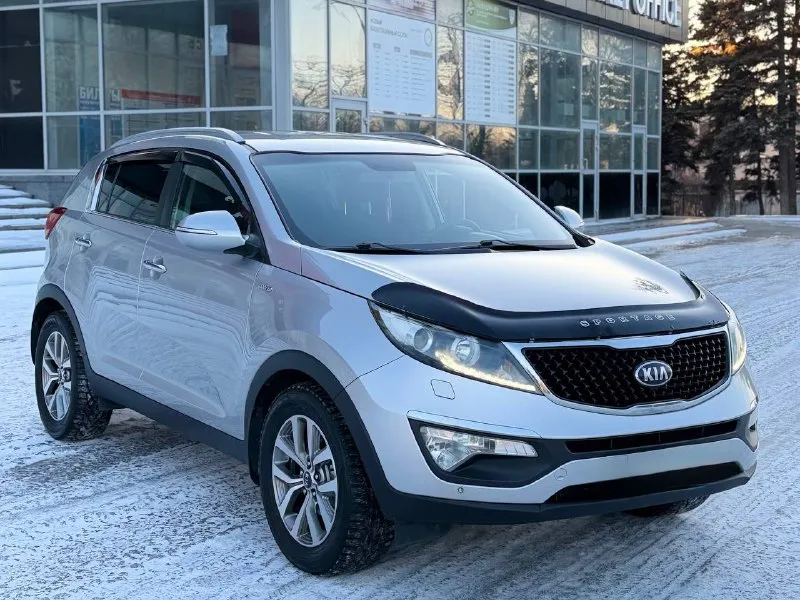 Kia sportage рестайлинг
2014Г бензин 2.0 автомат
Автомобиль весь в заводском окрасе!!!!
Мотор работает тихо как на холодную так и на прогретую!!!
Очень комфортный автомобиль и есть все для комфортного вождения!!!
Камера заднего вида,
Парктроник,
Подогрев сидений передних и задних,
Подогрев руля,
Климат/контроль,
Круиз/контроль,
Мульти руль,
Датчик дождя,
Авто свет,
4Wd подключаемый полный привод!!!
С документами полный порядок!!!
Есть диагностическая карта помогу переоформить в мрэо!!!!!!
Цена 1.360₽ срочно
Все вопросы по тел +79495722131 - фотография - 1