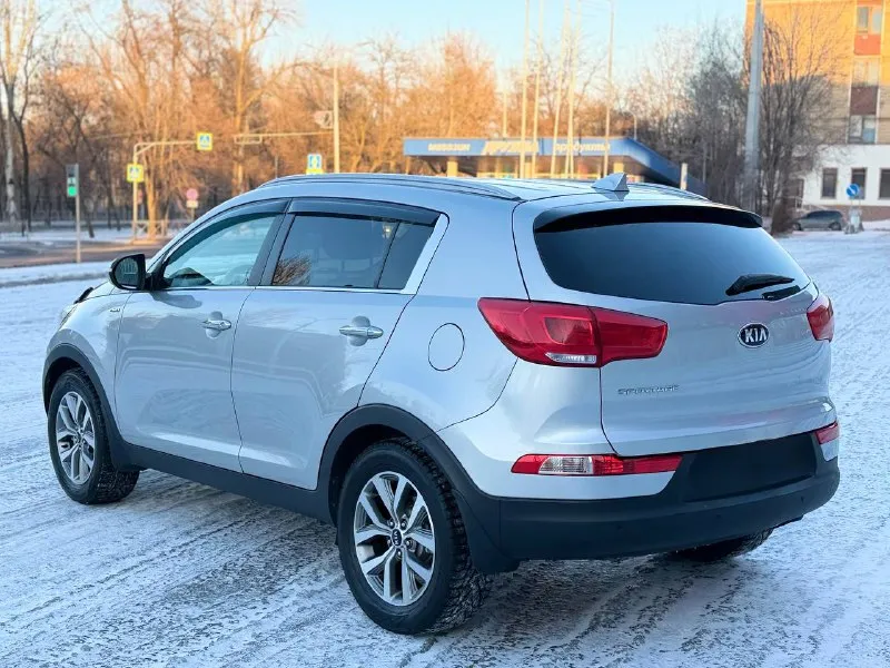 Kia sportage рестайлинг
2014Г бензин 2.0 автомат
Автомобиль весь в заводском окрасе!!!!
Мотор работает тихо как на холодную так и на прогретую!!!
Очень комфортный автомобиль и есть все для комфортного вождения!!!
Камера заднего вида,
Парктроник,
Подогрев сидений передних и задних,
Подогрев руля,
Климат/контроль,
Круиз/контроль,
Мульти руль,
Датчик дождя,
Авто свет,
4Wd подключаемый полный привод!!!
С документами полный порядок!!!
Есть диагностическая карта помогу переоформить в мрэо!!!!!!
Цена 1.360₽ срочно
Все вопросы по тел +79495722131 - фотография - 4