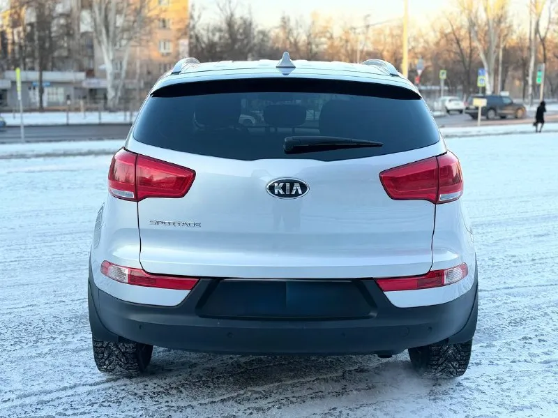 Kia sportage рестайлинг
2014Г бензин 2.0 автомат
Автомобиль весь в заводском окрасе!!!!
Мотор работает тихо как на холодную так и на прогретую!!!
Очень комфортный автомобиль и есть все для комфортного вождения!!!
Камера заднего вида,
Парктроник,
Подогрев сидений передних и задних,
Подогрев руля,
Климат/контроль,
Круиз/контроль,
Мульти руль,
Датчик дождя,
Авто свет,
4Wd подключаемый полный привод!!!
С документами полный порядок!!!
Есть диагностическая карта помогу переоформить в мрэо!!!!!!
Цена 1.360₽ срочно
Все вопросы по тел +79495722131 - фотография - 5