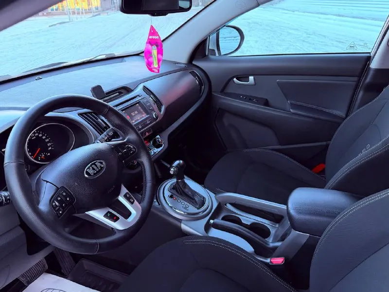 Kia sportage рестайлинг
2014Г бензин 2.0 автомат
Автомобиль весь в заводском окрасе!!!!
Мотор работает тихо как на холодную так и на прогретую!!!
Очень комфортный автомобиль и есть все для комфортного вождения!!!
Камера заднего вида,
Парктроник,
Подогрев сидений передних и задних,
Подогрев руля,
Климат/контроль,
Круиз/контроль,
Мульти руль,
Датчик дождя,
Авто свет,
4Wd подключаемый полный привод!!!
С документами полный порядок!!!
Есть диагностическая карта помогу переоформить в мрэо!!!!!!
Цена 1.360₽ срочно
Все вопросы по тел +79495722131 - фотография - 9