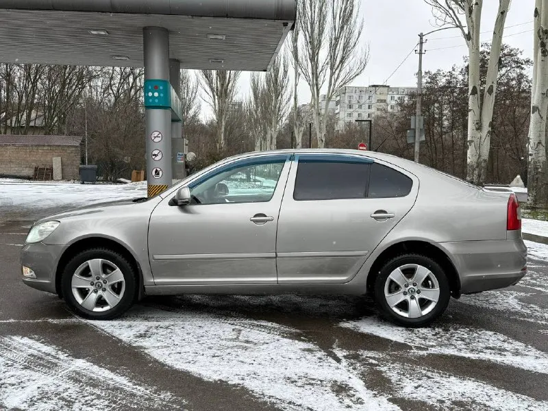 Продам skoda octavia a5 1.6 mpi год выпуска 2010. состояние идеальное. сервисные книги. 3 владельца вложений не требует! коробка без нареканий! все обслужено! любое оформление! электроника вся рабочая! кондер в том числе. салон не затертый 4 стекла подъемника хорошая акустика. диски r16 авто полностью обслужена. стекла все родные цена 765-000₽ +7-949-794-46-27 звоните в любое время 📲 tg: евгений 📞 звоните: +7(949)7944627 - фотография - 4