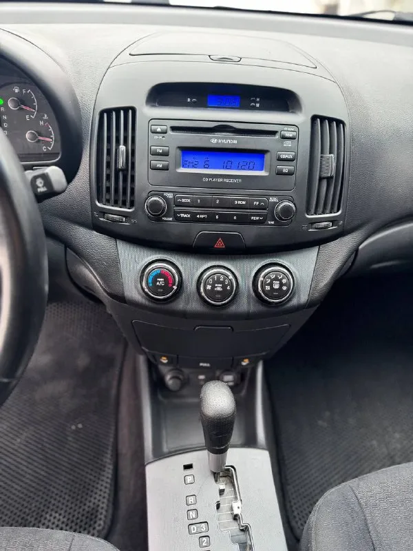 Продам или обмен hyundai elantra 2008 года на автомате! всегда обслуживалась мотор 1.6 бензин 122л/с обмен на авто выше! в хорошем состоянии на 180 регионе на самой максимальной комплектации! полный электра пакет 4 стекло подъемника подогревы сидений стекла кондиционер дует мульти руль автомат ходовая в хорошем состоянии резина зима! оформление в мрэо г. донецк тел. +79495325914 плохая связь звоните пишите на телеграм - фотография - 5